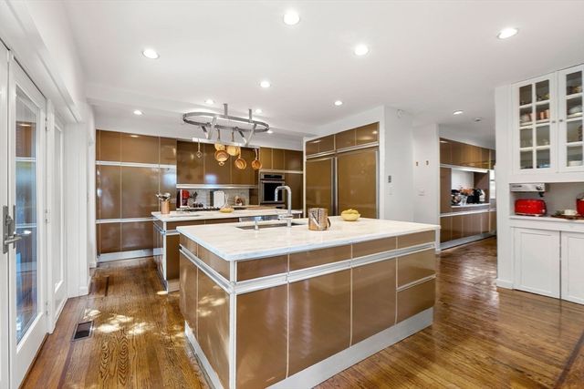 1125 West Roxbury Parkway, Brookline, MA 02467