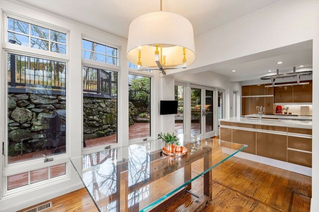 1125 West Roxbury Parkway, Brookline, MA 02467