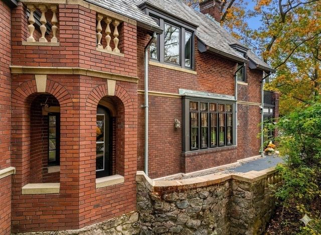 1125 West Roxbury Parkway, Brookline, MA 02467