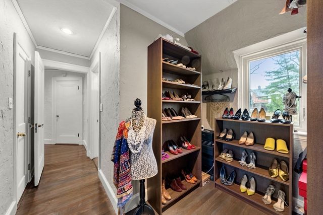 1125 West Roxbury Parkway, Brookline, MA 02467