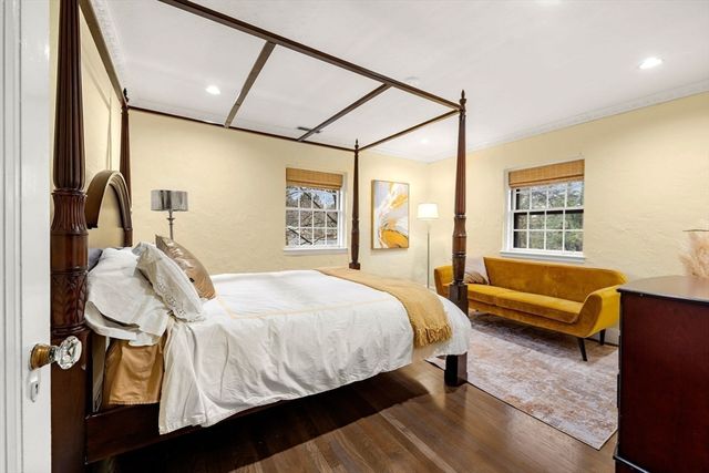 1125 West Roxbury Parkway, Brookline, MA 02467