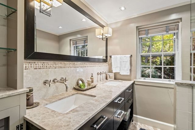 1125 West Roxbury Parkway, Brookline, MA 02467