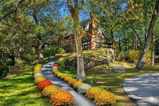 1125 West Roxbury Parkway, Brookline, MA 02467