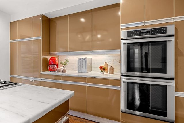 1125 West Roxbury Parkway, Brookline, MA 02467