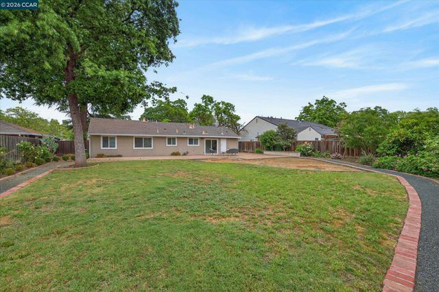 4092 Nulty Dr, Concord, CA 94521
