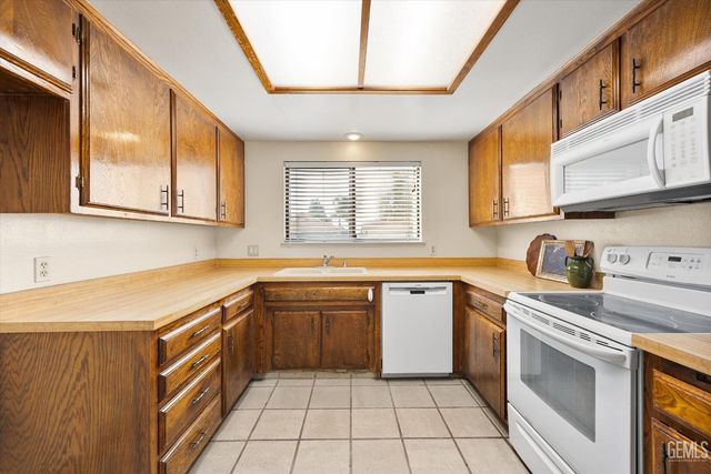 6916 Natchitoches Way, Bakersfield, CA 93309