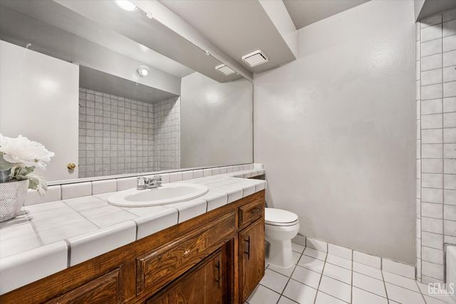 6916 Natchitoches Way, Bakersfield, CA 93309