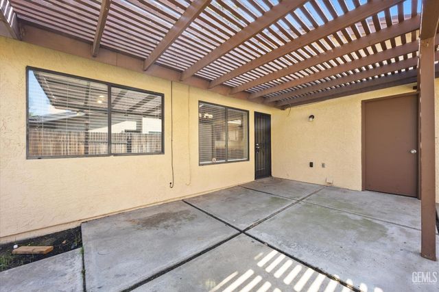 6916 Natchitoches Way, Bakersfield, CA 93309