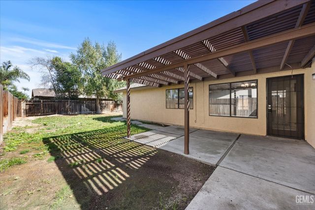 6916 Natchitoches Way, Bakersfield, CA 93309