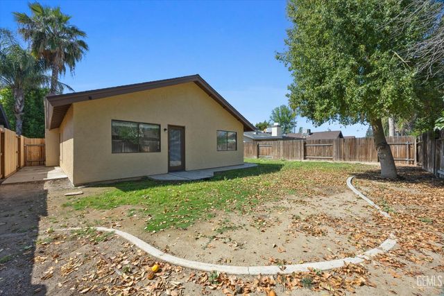 6916 Natchitoches Way, Bakersfield, CA 93309