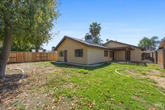 6916 Natchitoches Way, Bakersfield, CA 93309