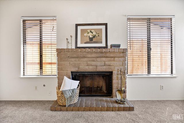 6916 Natchitoches Way, Bakersfield, CA 93309