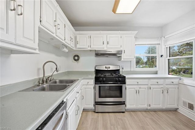 7717 Wildwood DR, Norfolk, VA 23518