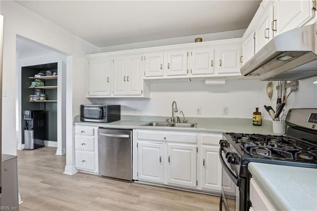 7717 Wildwood DR, Norfolk, VA 23518