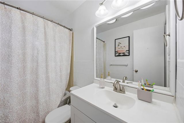 7717 Wildwood DR, Norfolk, VA 23518
