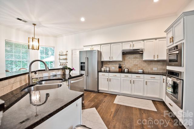 10912 Owl Nest Lane, Charlotte, NC 28277