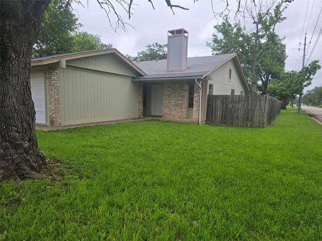 420 Vista West CT B, Bastrop, TX 78602