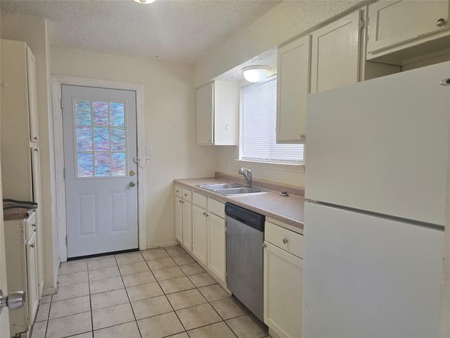 420 Vista West CT B, Bastrop, TX 78602