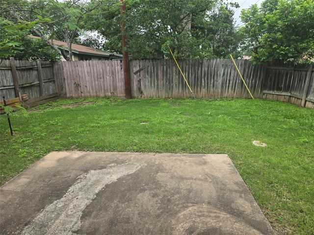 420 Vista West CT B, Bastrop, TX 78602