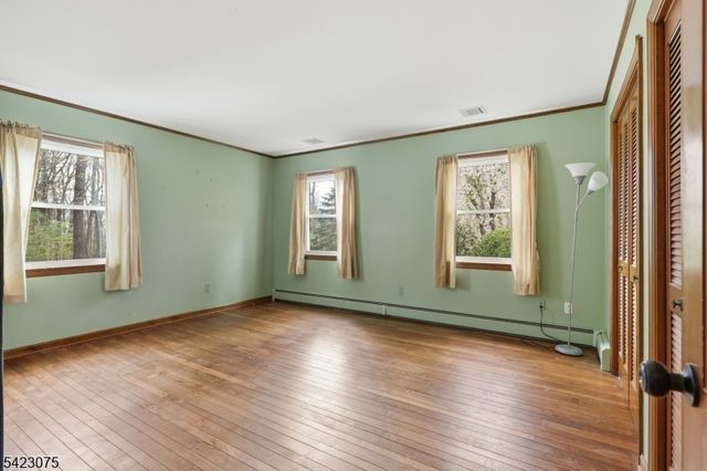 115 Upper Sunset Dr, Washington Twp., NJ 07853