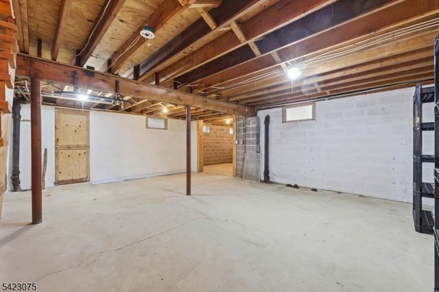 115 Upper Sunset Dr, Washington Twp., NJ 07853