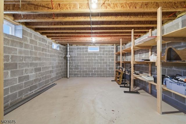 115 Upper Sunset Dr, Washington Twp., NJ 07853