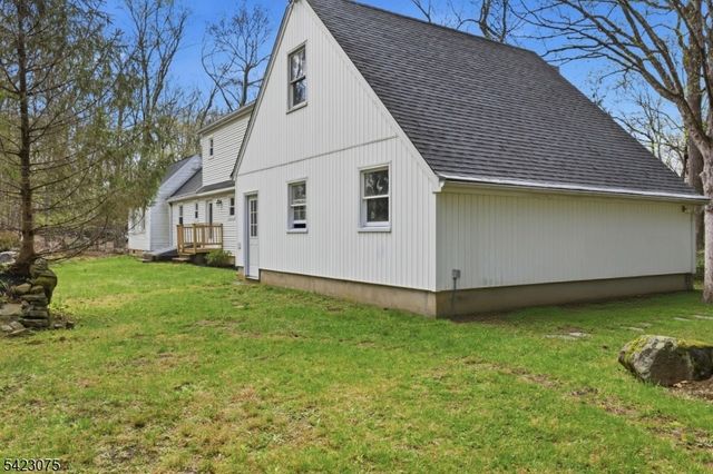 115 Upper Sunset Dr, Washington Twp., NJ 07853