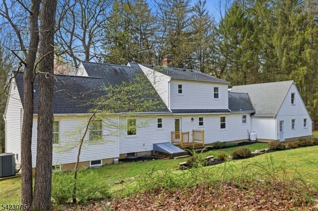 115 Upper Sunset Dr, Washington Twp., NJ 07853