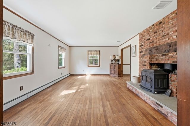 115 Upper Sunset Dr, Washington Twp., NJ 07853