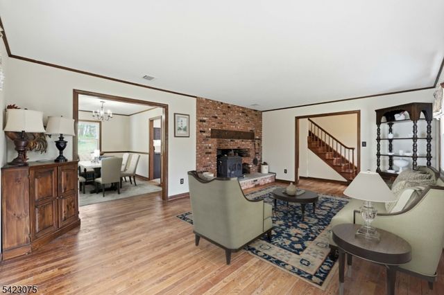 115 Upper Sunset Dr, Washington Twp., NJ 07853