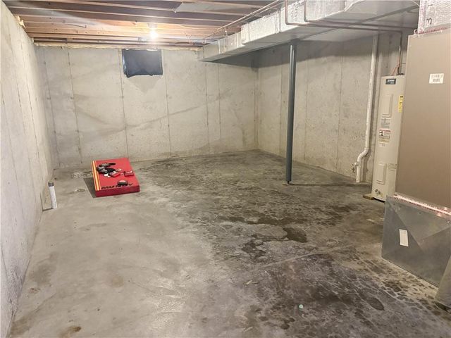 1800 M and M Drive, Clinton, MO 64735