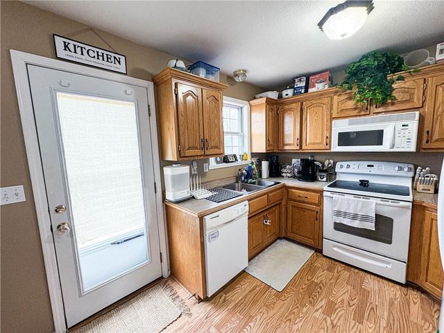 1800 M and M Drive, Clinton, MO 64735