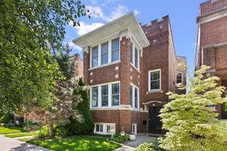2541 W ARGYLE Street, Chicago, IL 60625