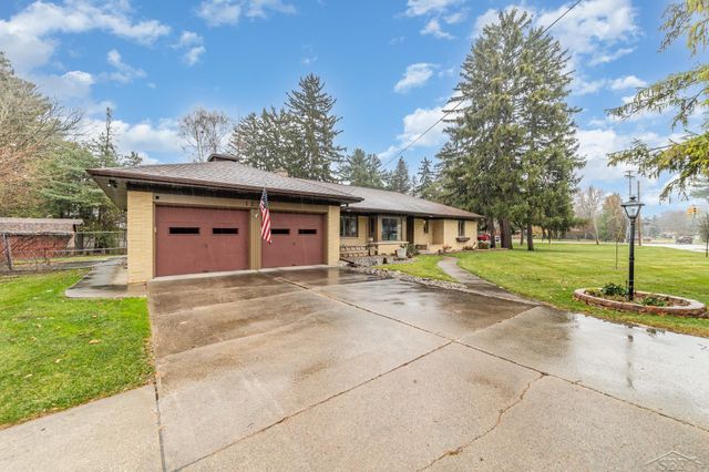 1270 Hemmeter Road, Saginaw, MI 48638