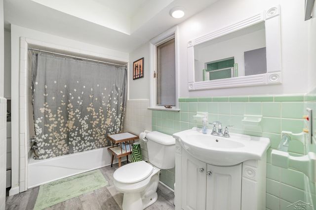 1270 Hemmeter Road, Saginaw, MI 48638