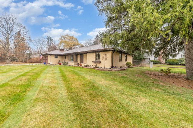 1270 Hemmeter Road, Saginaw, MI 48638