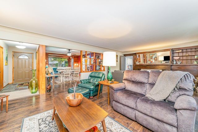 1270 Hemmeter Road, Saginaw, MI 48638