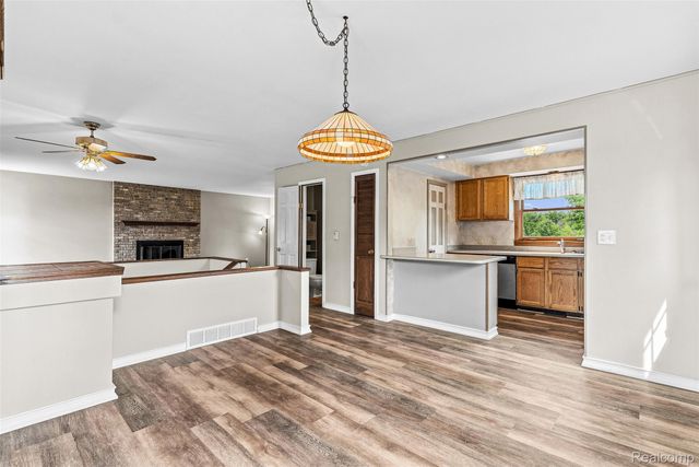 5880 Sawmill Lake Road, Brandon Charter Township, MI 48462
