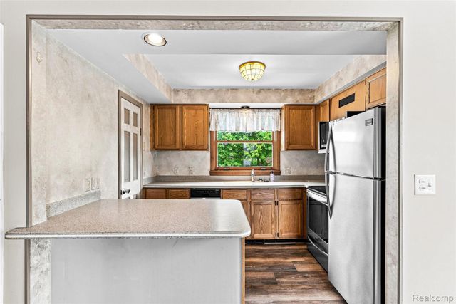 5880 Sawmill Lake Road, Brandon Charter Township, MI 48462