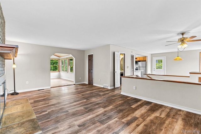 5880 Sawmill Lake Road, Brandon Charter Township, MI 48462