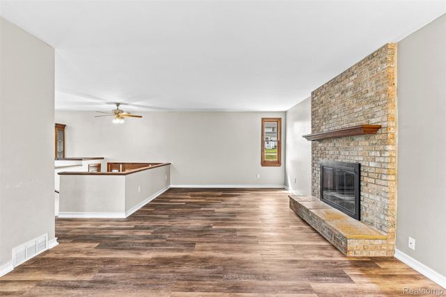 5880 Sawmill Lake Road, Brandon Charter Township, MI 48462