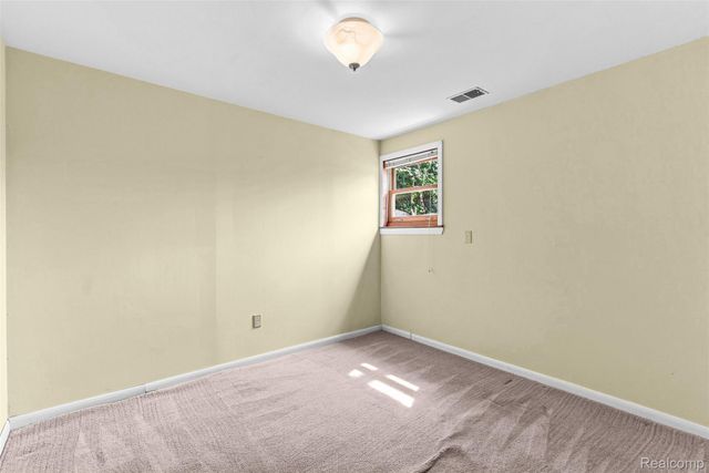 5880 Sawmill Lake Road, Brandon Charter Township, MI 48462