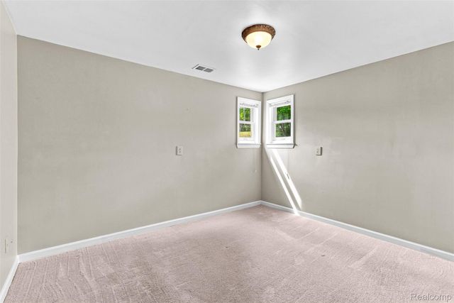 5880 Sawmill Lake Road, Brandon Charter Township, MI 48462