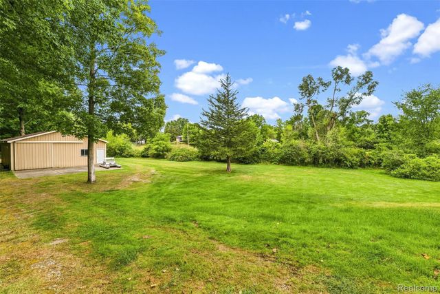 5880 Sawmill Lake Road, Brandon Charter Township, MI 48462