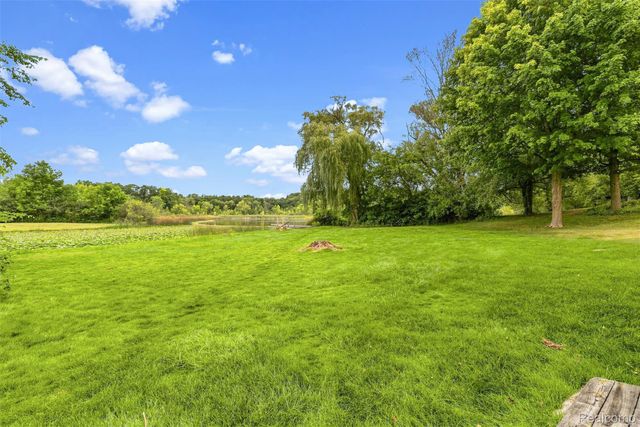 5880 Sawmill Lake Road, Brandon Charter Township, MI 48462