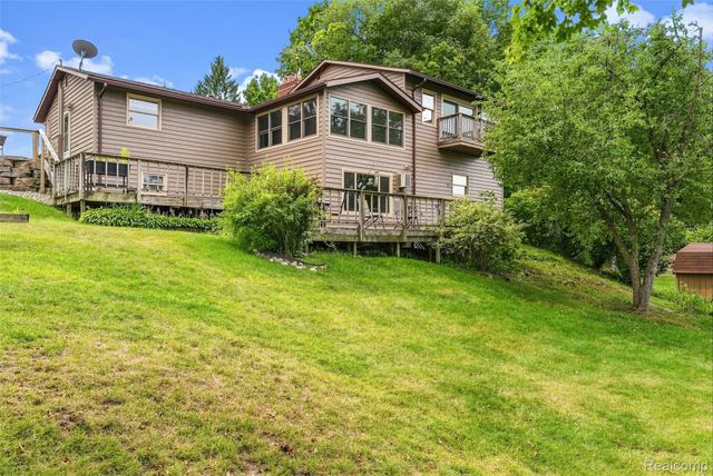 5880 Sawmill Lake Road, Brandon Charter Township, MI 48462
