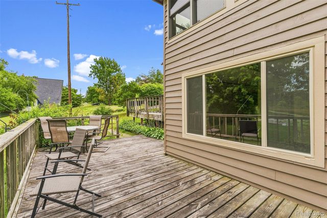 5880 Sawmill Lake Road, Brandon Charter Township, MI 48462