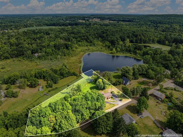 5880 Sawmill Lake Road, Brandon Charter Township, MI 48462