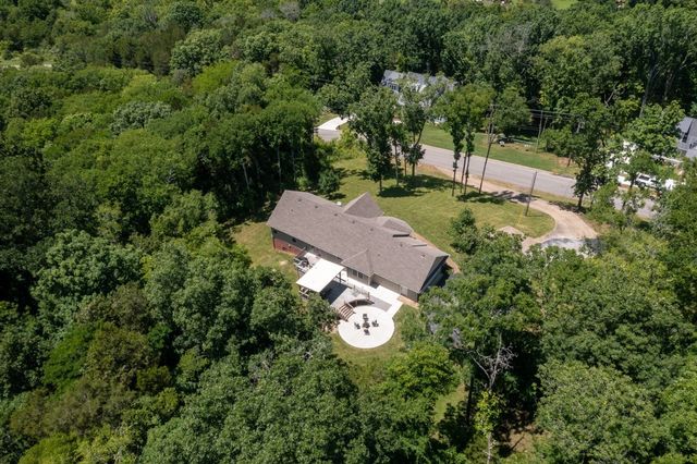 1555 Heller Rdg, Spring Hill, TN 37174