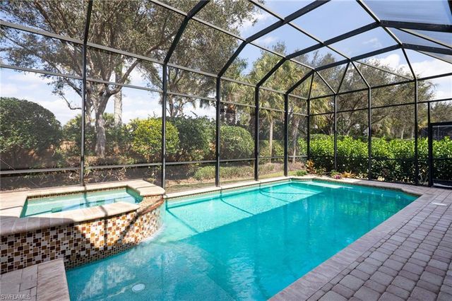 7291 Lantana CIR, Naples, FL 34119